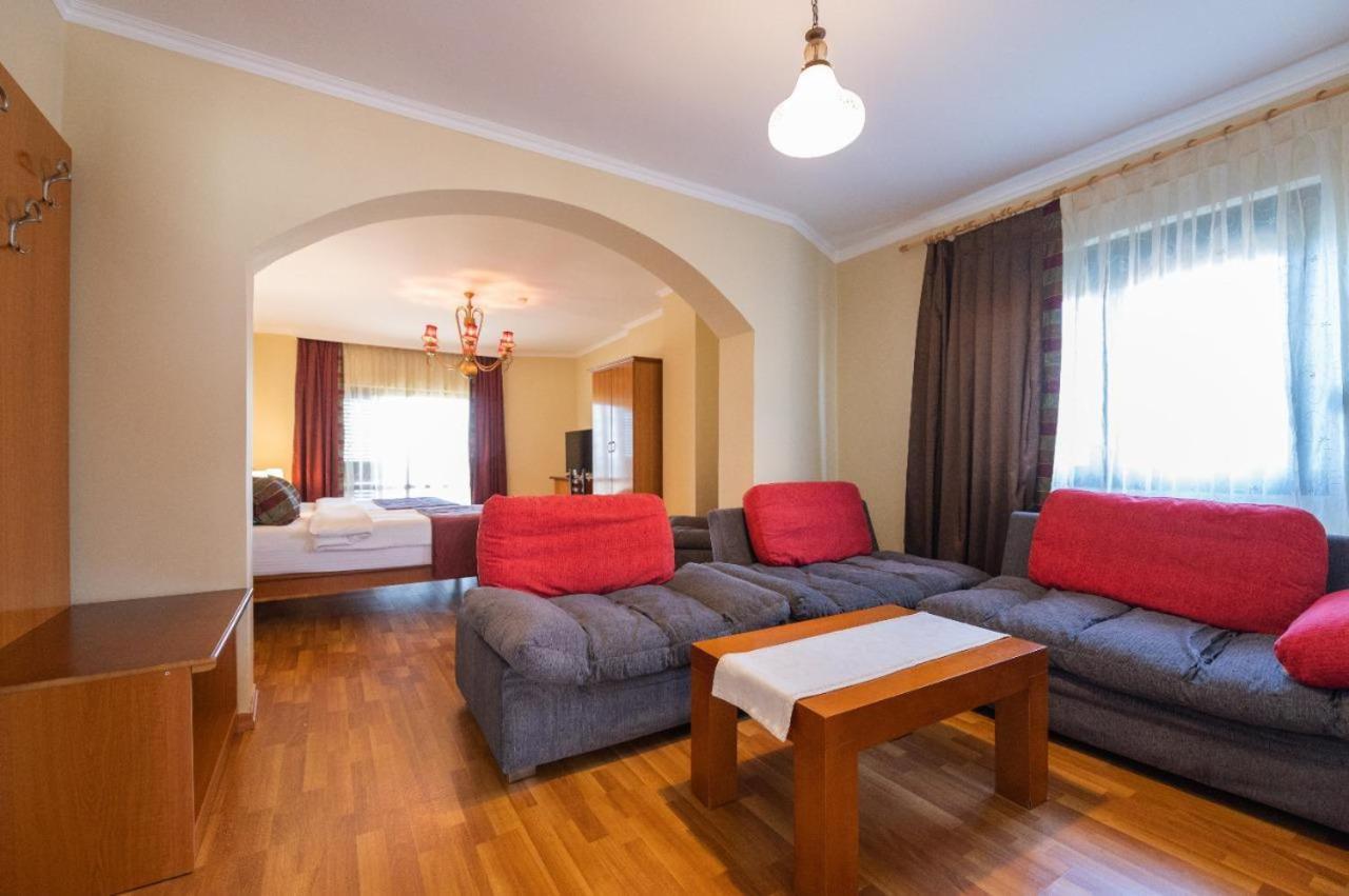 Vila Arber Golem  Dış mekan fotoğraf