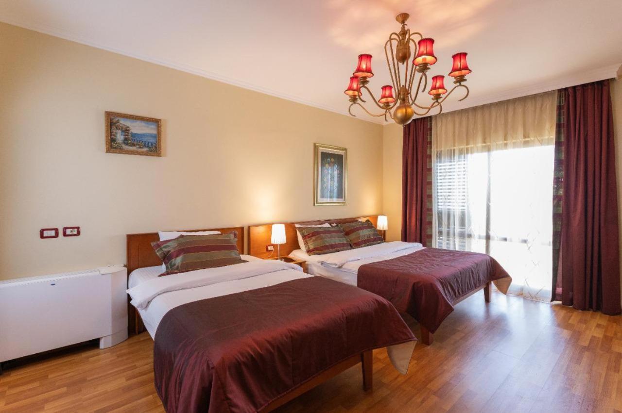 Vila Arber Golem  Dış mekan fotoğraf